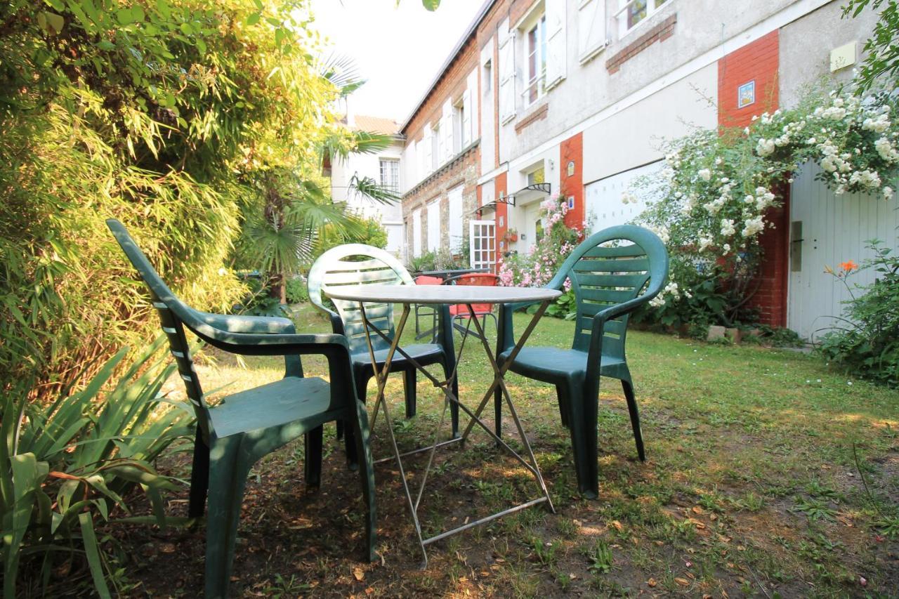 Disponible - Appartement Entier - Ligne H 15Mn Paris-Gare Du Nord, Parking Rue Gratuit, 4 Pers, Station De Train En Face Toutes Les 15Mn, Hippodrome, Cdfas, Universite, Borne Electrique, 1Er Etage Обонн Экстерьер фото